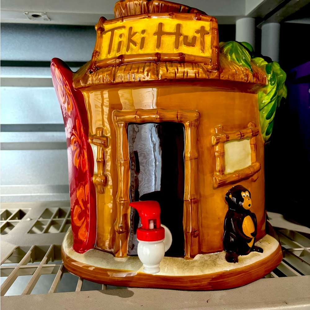 Tiki Hut counter top water dispenser